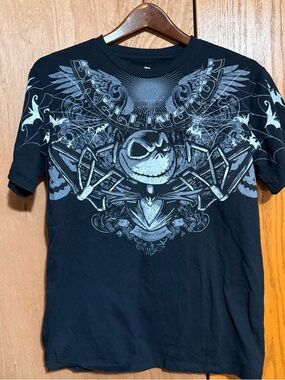 Disney Nightmare Before ChristmasBlack Short-Sleeve Tee with Gray Gothic Graphic